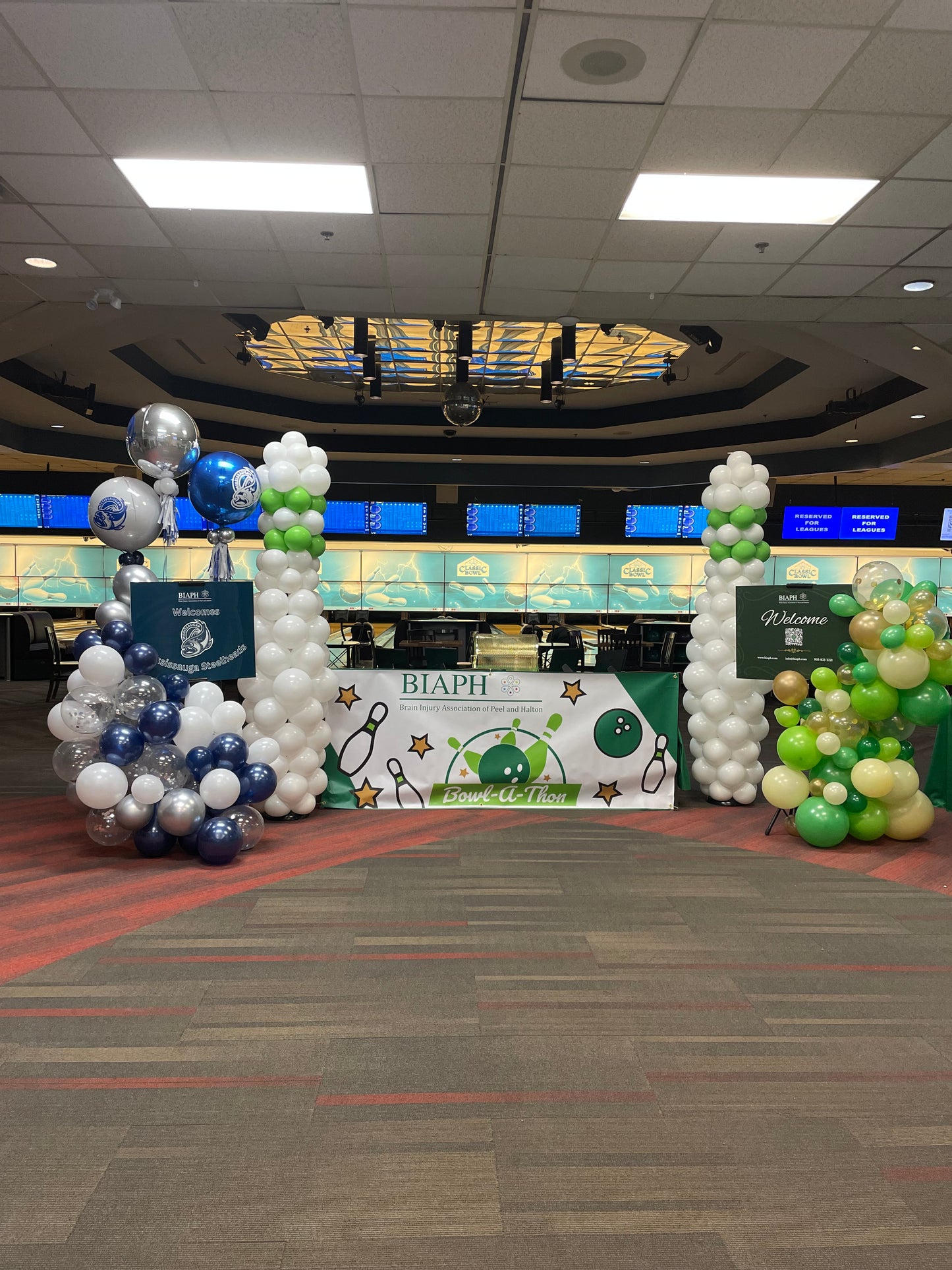 Bowling Pin Balloon Column