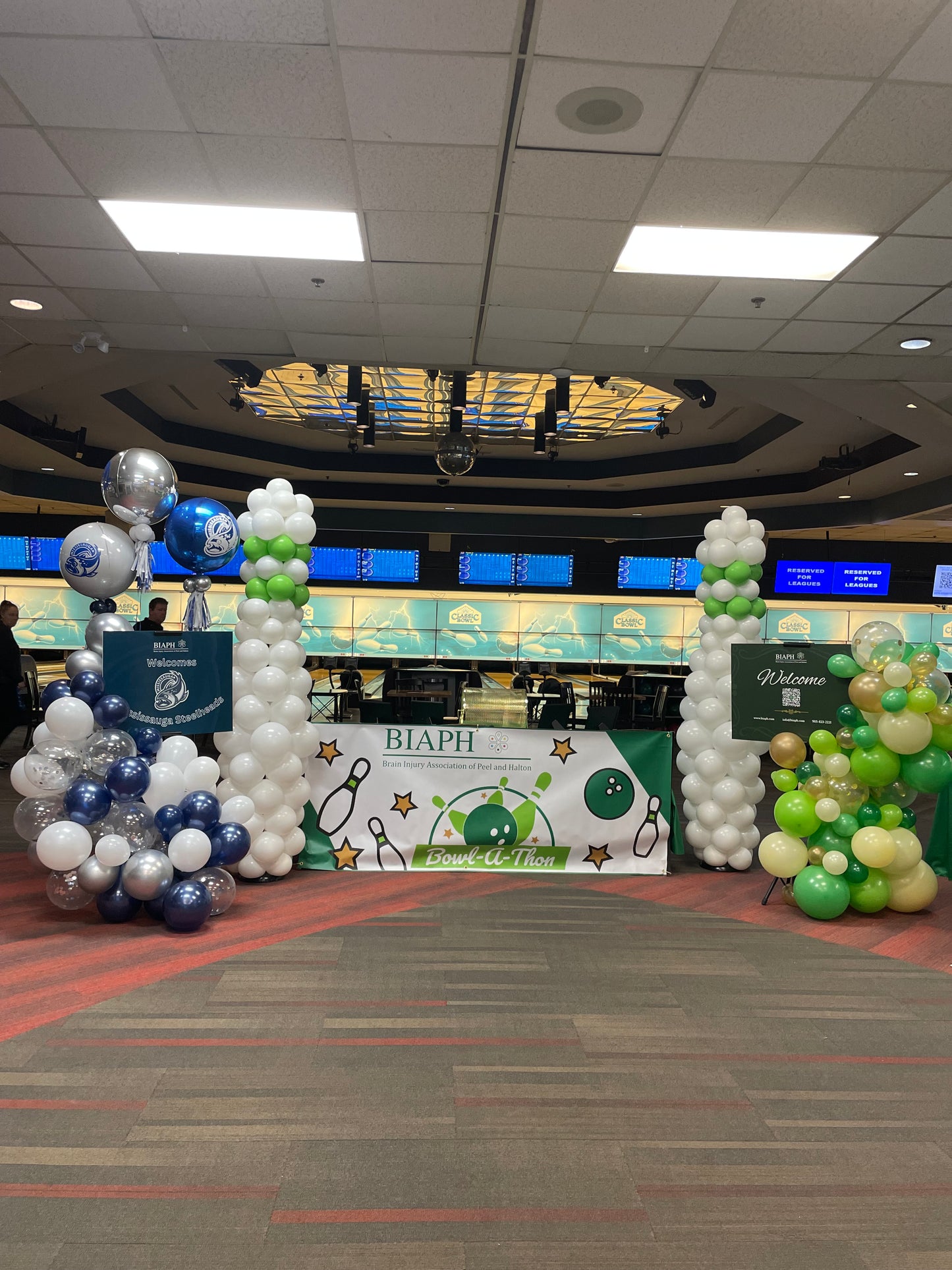 Bowling Pin Balloon Column